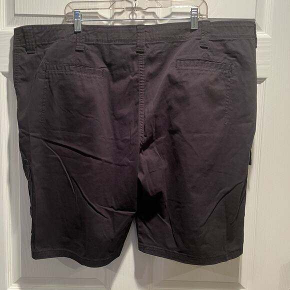 Wrangler Relaxed Fit Black Cargo Shorts Hiking Mens Size 48 - Picture 2 of 9